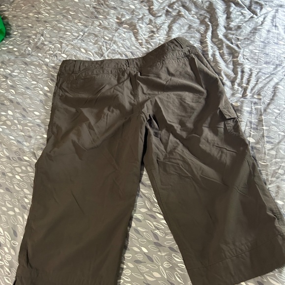 Ladies Capris - Picture 3 of 3